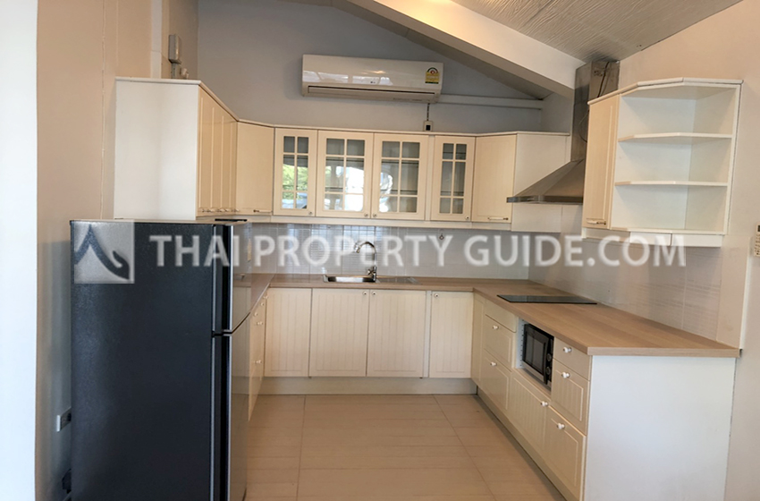House with Private Pool in New Petchburi 