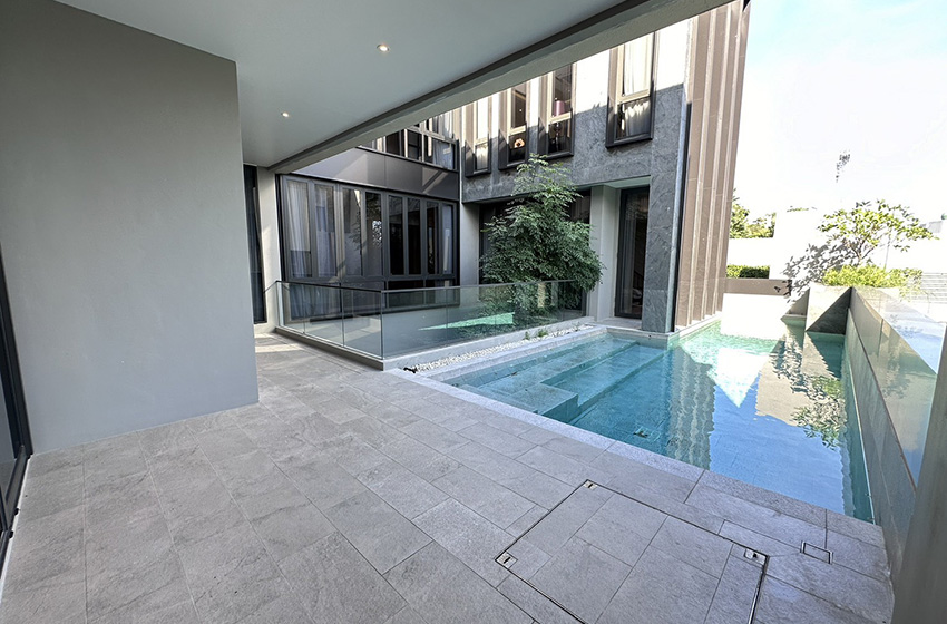 House with Private Pool in Pattanakarn 