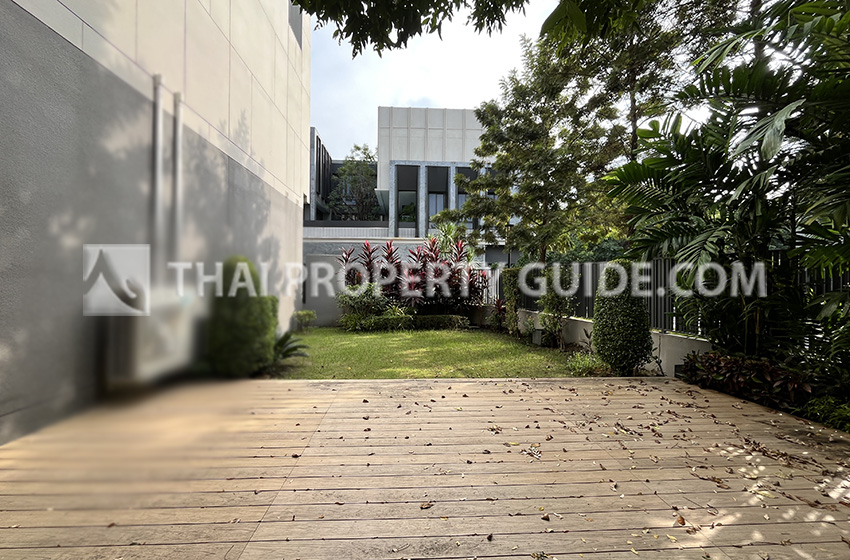 House with Private Pool in Pattanakarn 