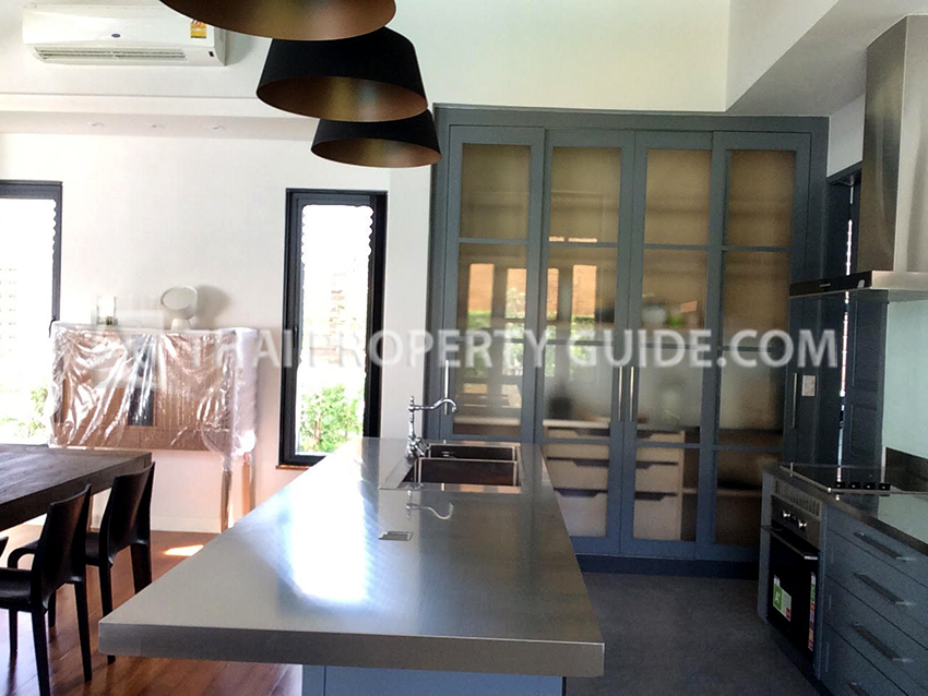 House with Private Pool in Rama 9 