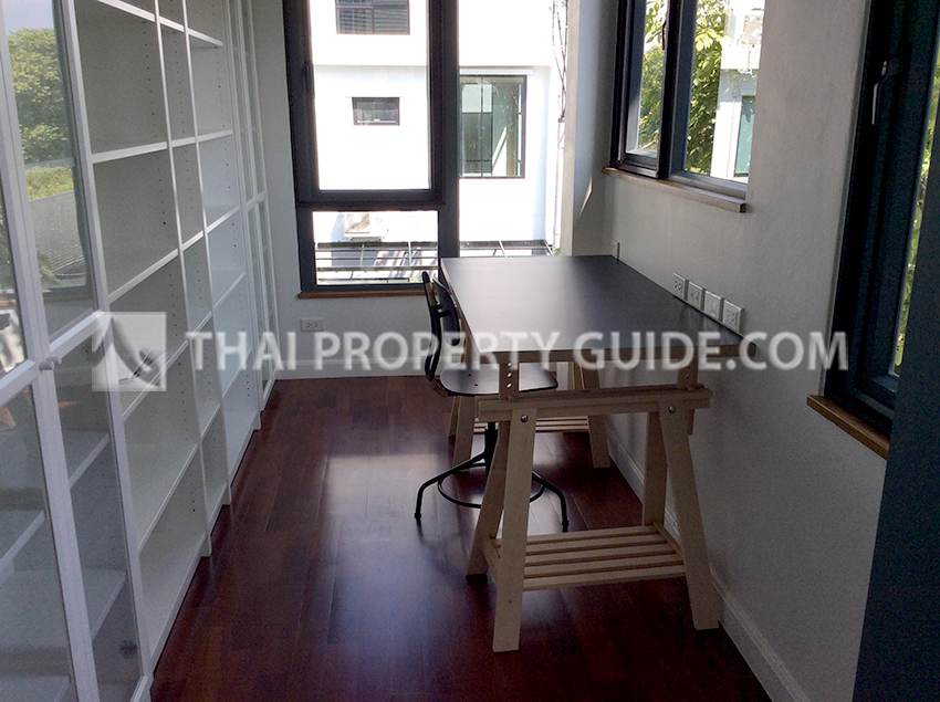House with Private Pool in Rama 9 