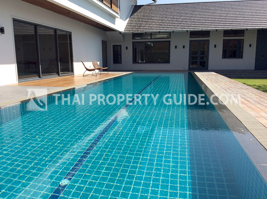 House with Private Pool in Rama 9 