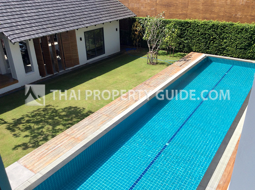 House with Private Pool in Rama 9 