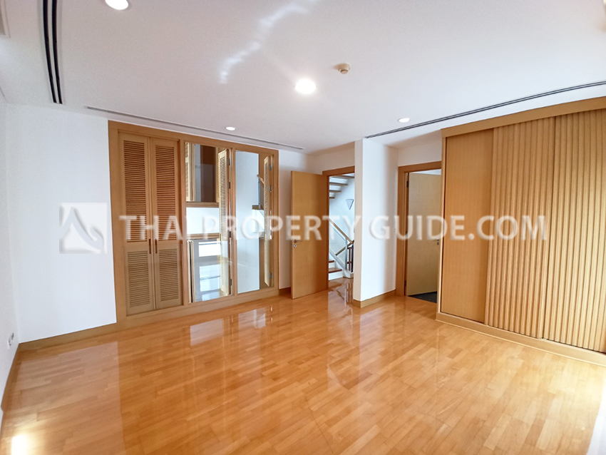 House with Private Pool in Sathorn 