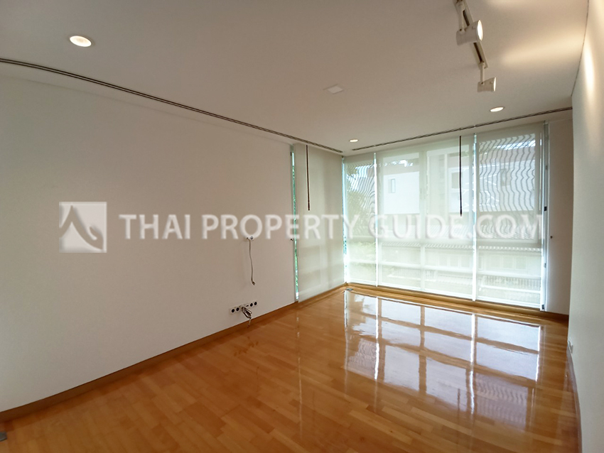 House with Private Pool in Sathorn 