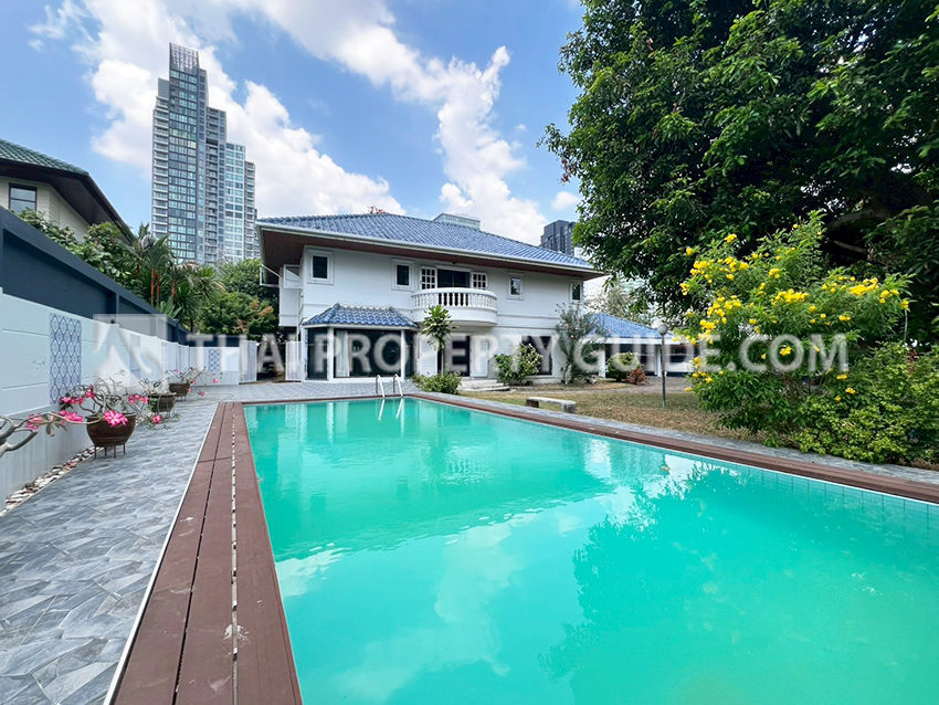 House with Private Pool for rent in Sukhumvit