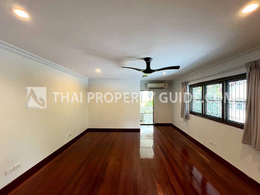 House with Private Pool in Sukhumvit 