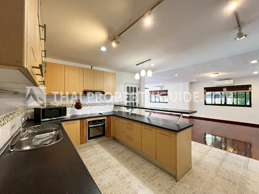 House with Private Pool in Sukhumvit 