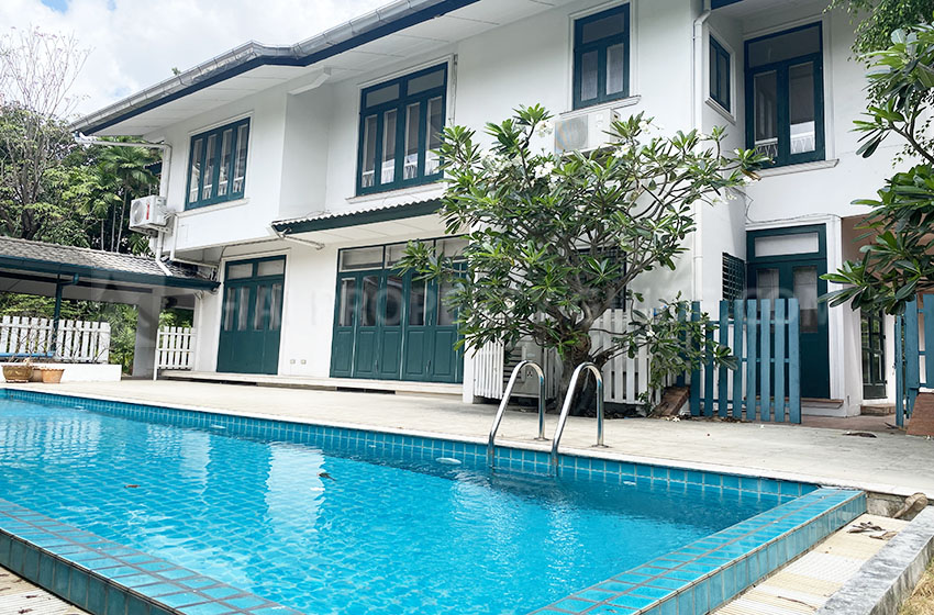 House with Private Pool for rent in Sukhumvit