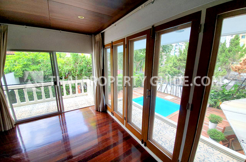 House with Private Pool in Sukhumvit 