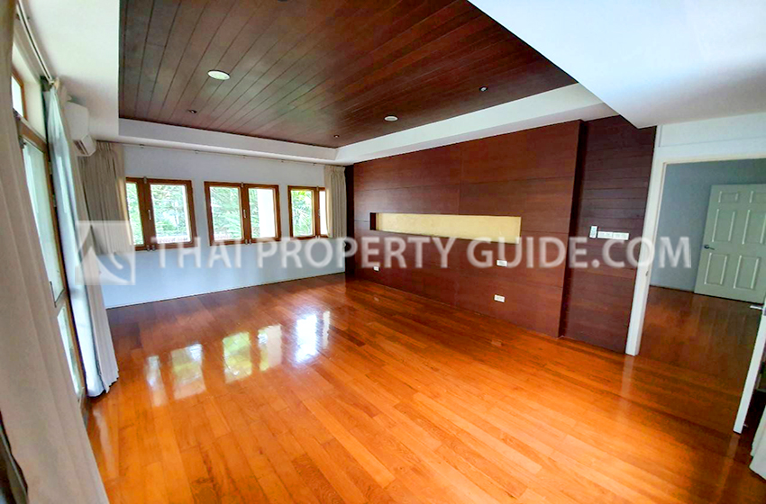 House with Private Pool in Sukhumvit 