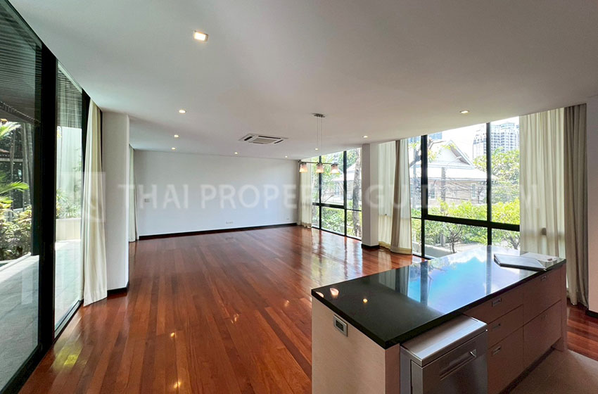 House with Private Pool in Sukhumvit 