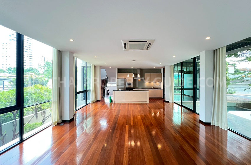House with Private Pool in Sukhumvit 