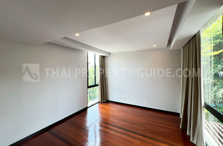 House with Private Pool in Sukhumvit 
