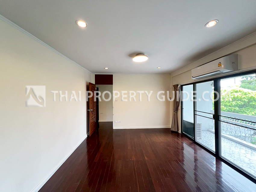 House with Private Pool in Sukhumvit : Panya Village On-Nut 