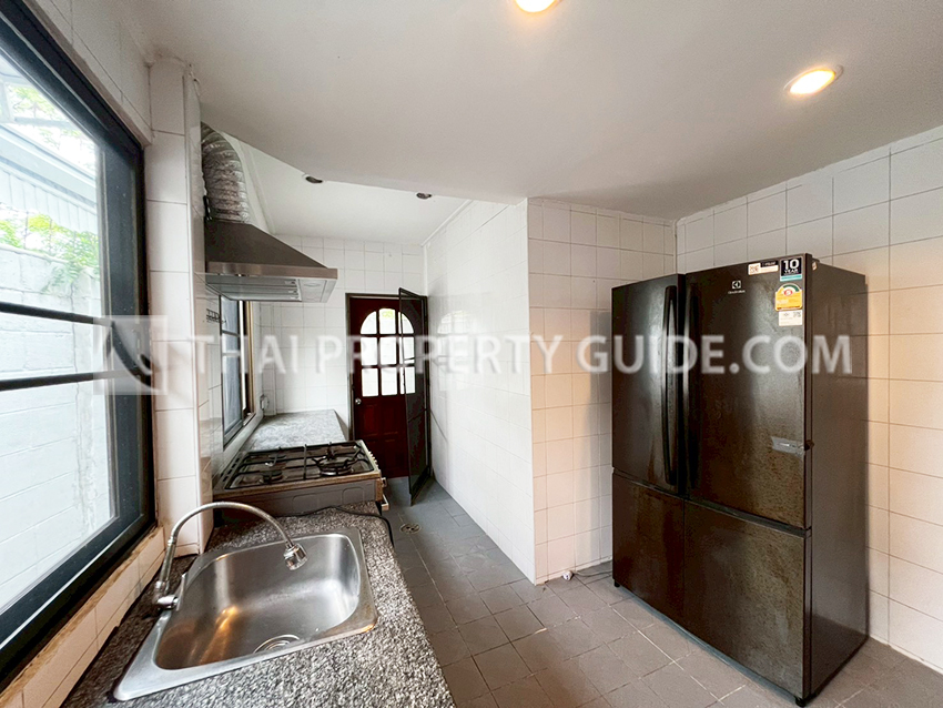 House with Private Pool in Sukhumvit : Panya Village On-Nut 