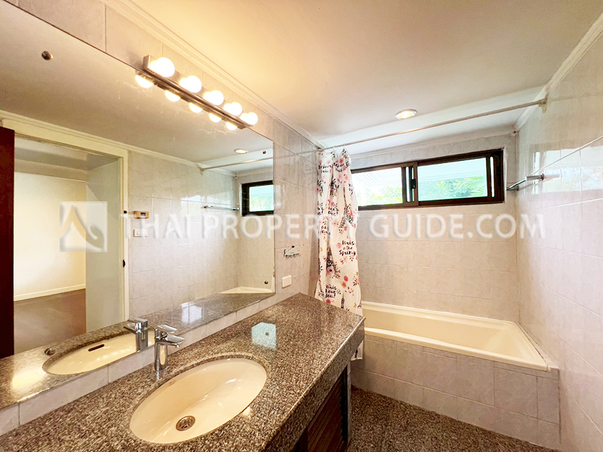 House with Private Pool in Sukhumvit : Panya Village On-Nut 