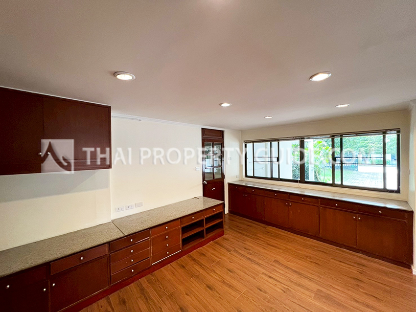 House with Private Pool in Sukhumvit : Panya Village On-Nut 