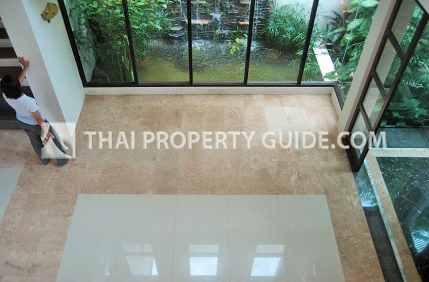 House with Private Pool in Sukhumvit 