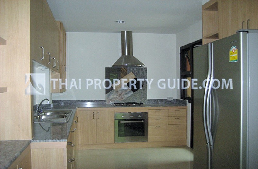 House with Private Pool in Sukhumvit 