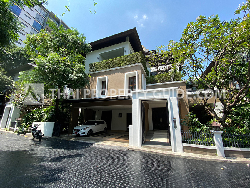 House with Private Pool in Sukhumvit