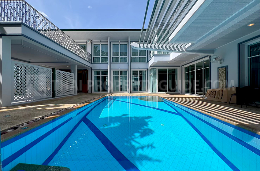 House with Private Pool in Sukhumvit 