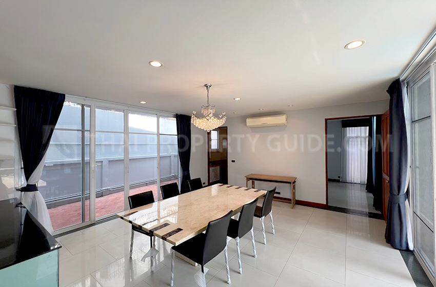 House with Private Pool in Sukhumvit 