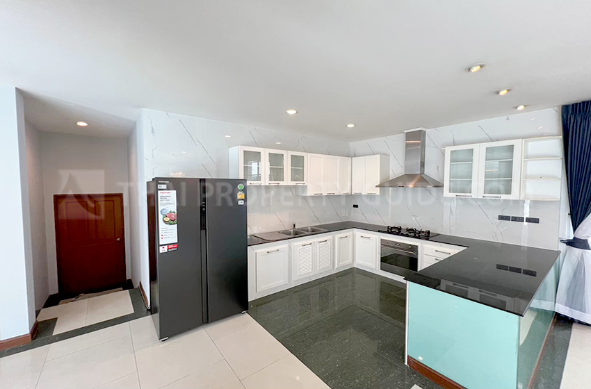 House with Private Pool in Sukhumvit 