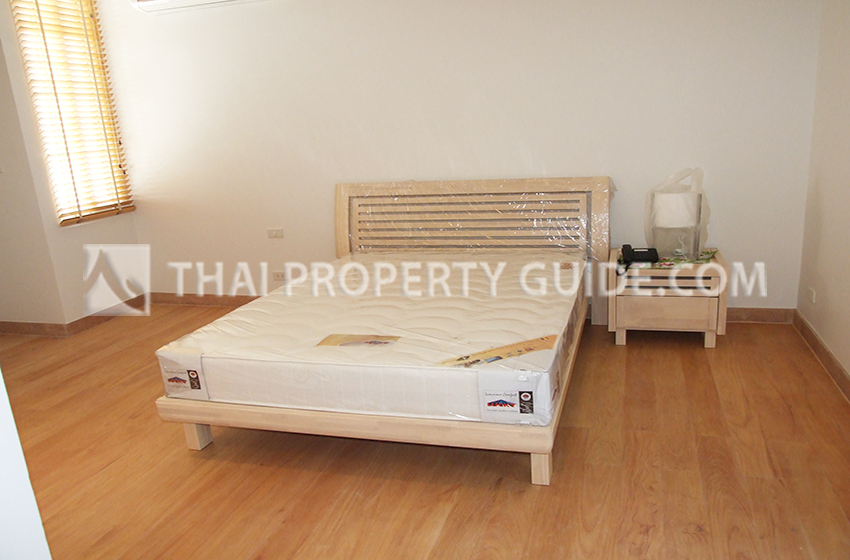House with Private Pool in Sukhumvit 