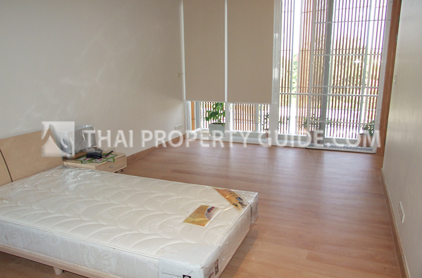 House with Private Pool in Sukhumvit 