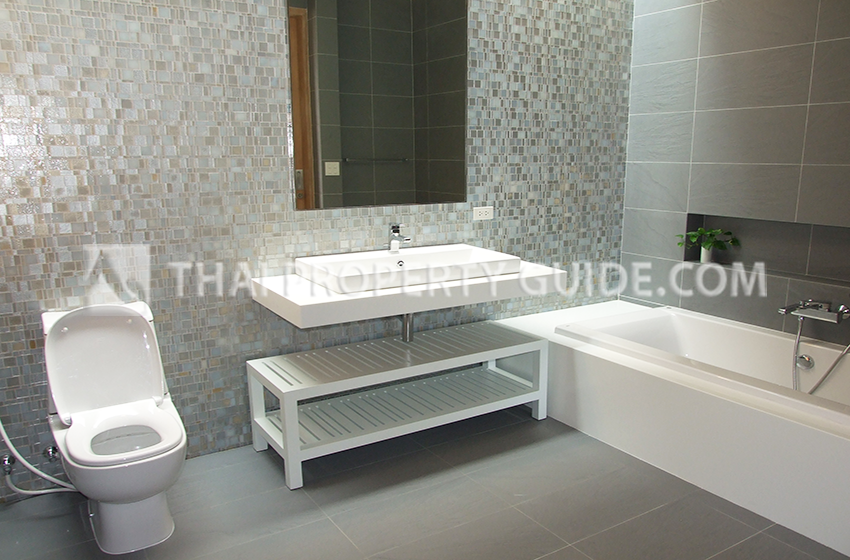 House with Private Pool in Sukhumvit 
