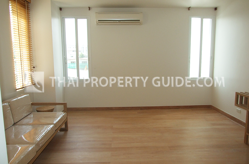House with Private Pool in Sukhumvit 
