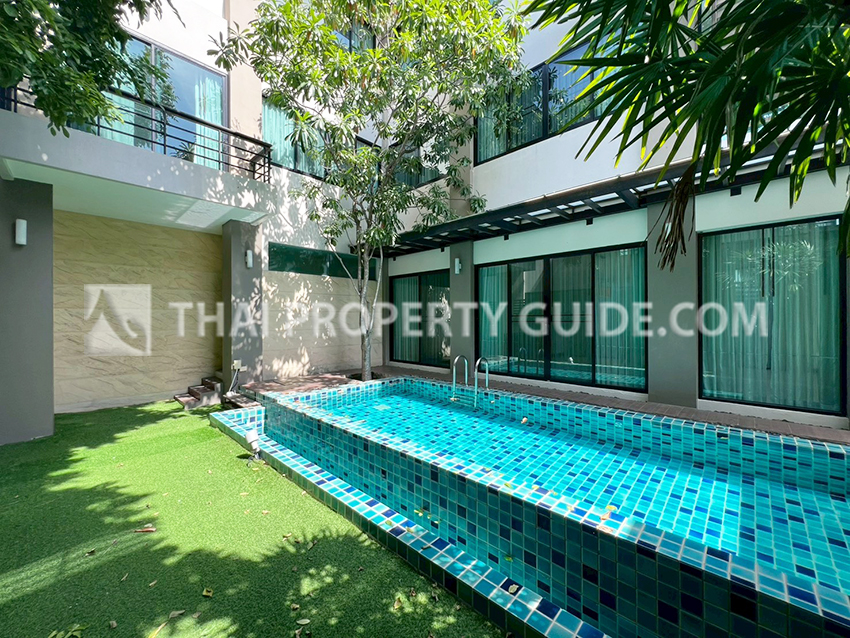 House with Private Pool in Sukhumvit 