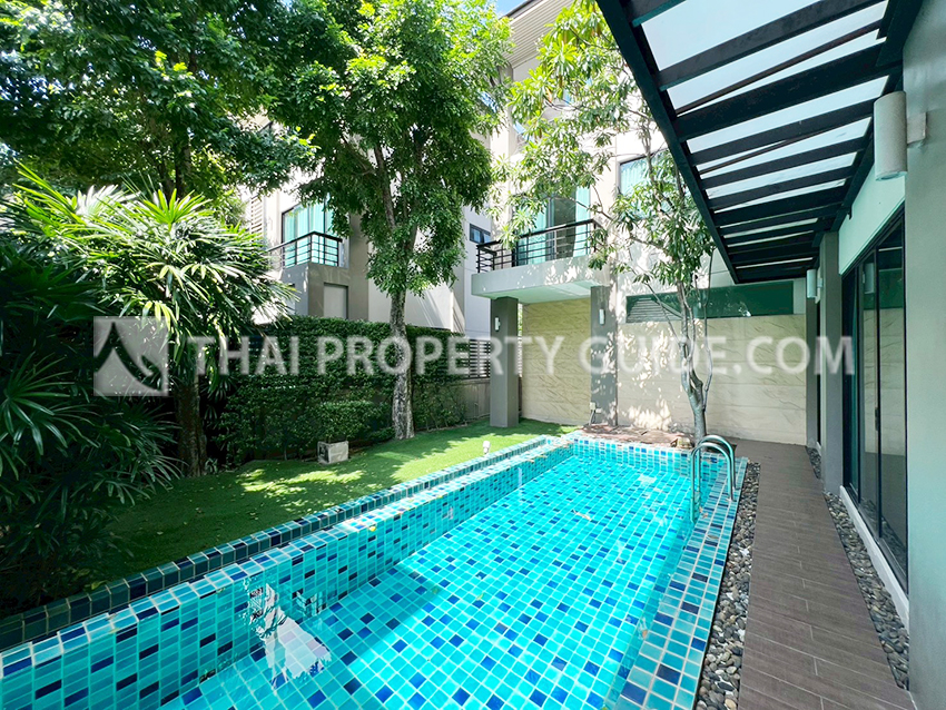 House with Private Pool in Sukhumvit 