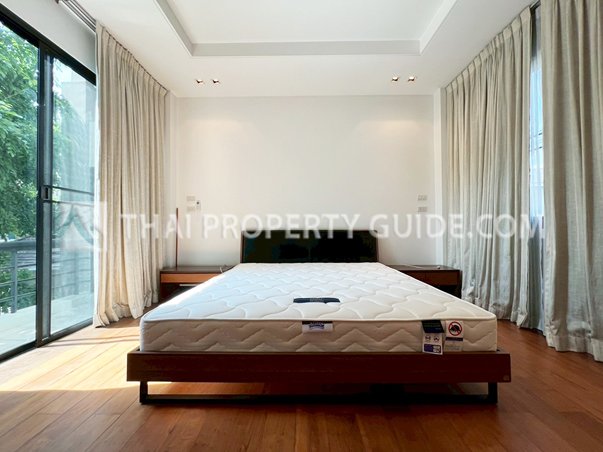 House with Private Pool in Sukhumvit 