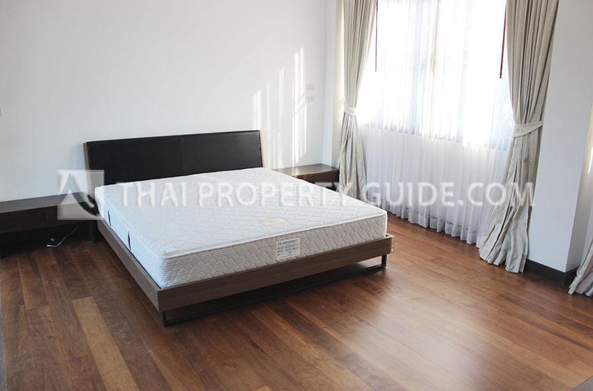 House with Private Pool in Sukhumvit 