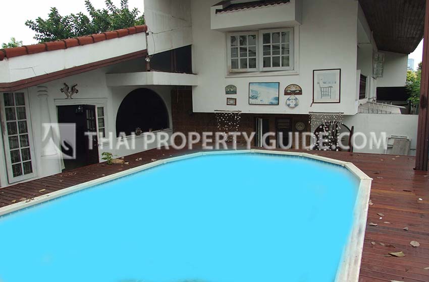 House with Private Pool in Sukhumvit 