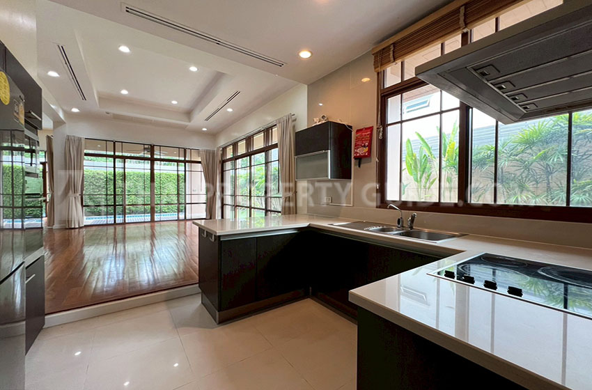 House with Private Pool in Sukhumvit 