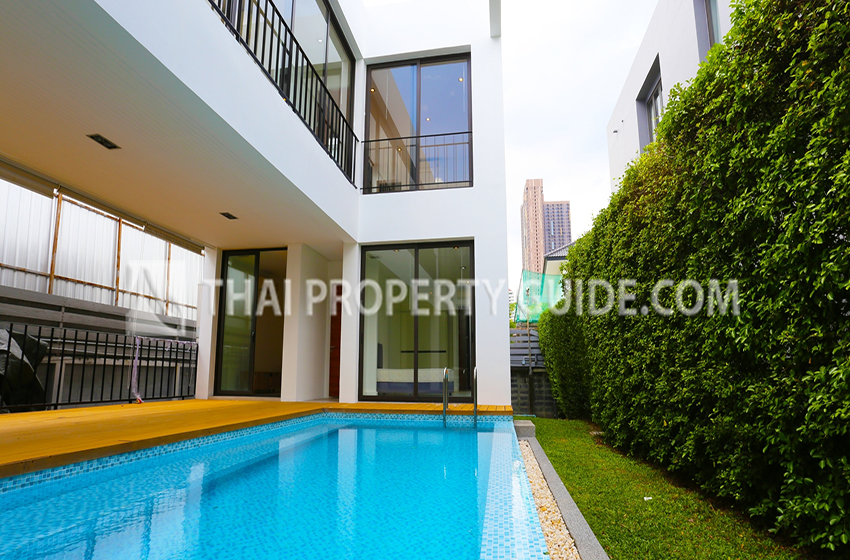 House with Private Pool in Sukhumvit 