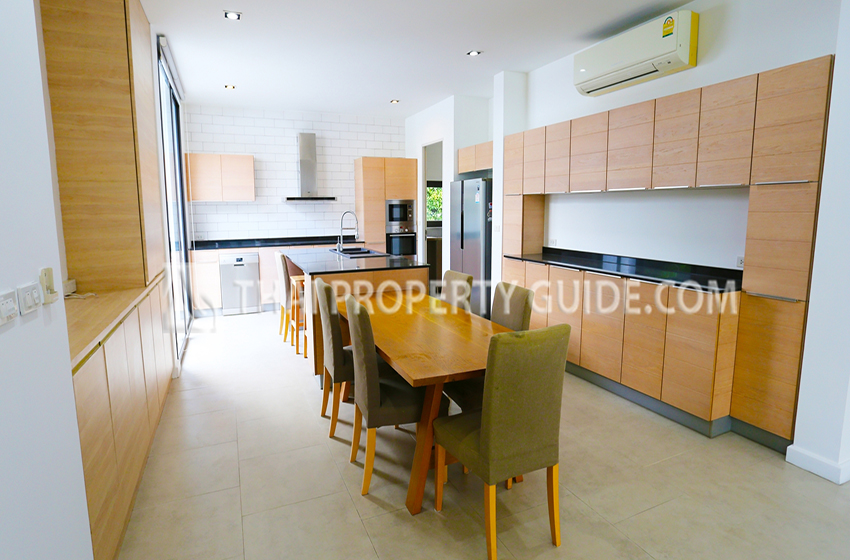 House with Private Pool in Sukhumvit 