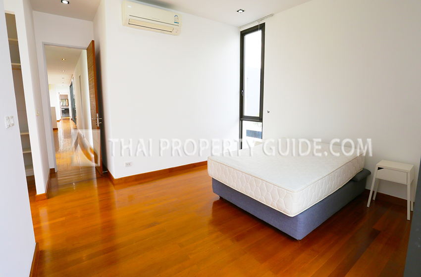 House with Private Pool in Sukhumvit 