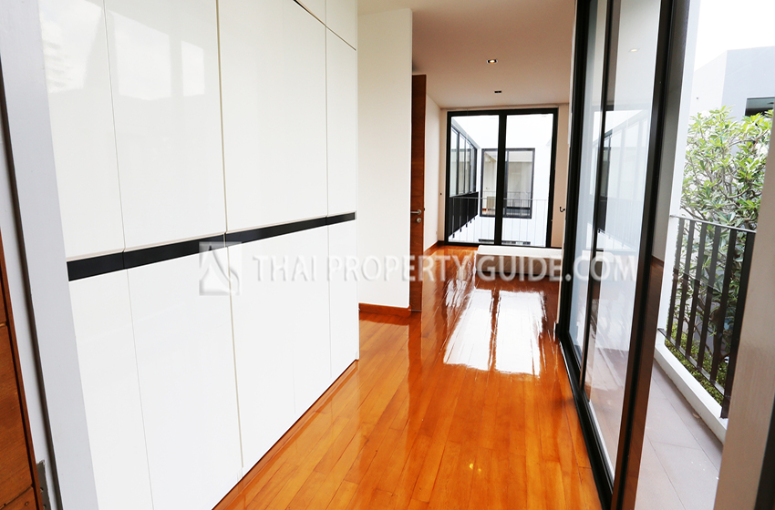 House with Private Pool in Sukhumvit 