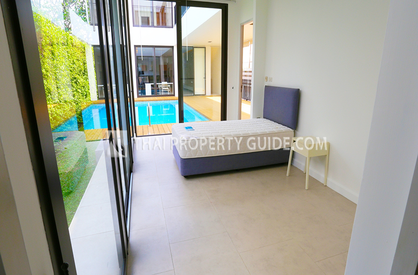 House with Private Pool in Sukhumvit 