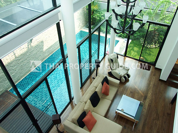 House with Private Pool in Sukhumvit 