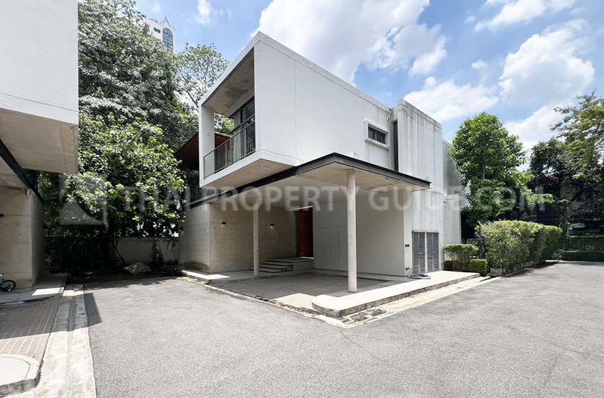 House with Private Pool for rent in Sukhumvit