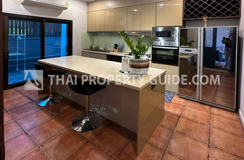 House with Private Pool in Sukhumvit 