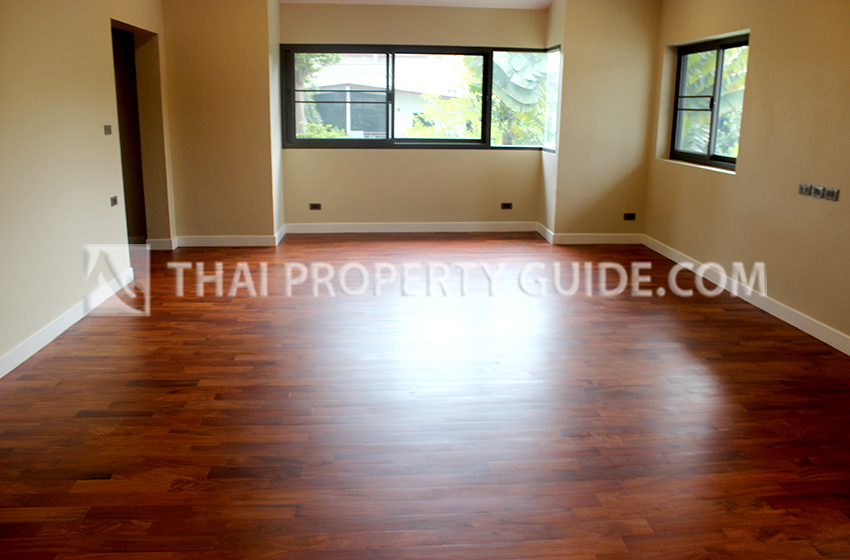 House with Private Pool in Sukhumvit 