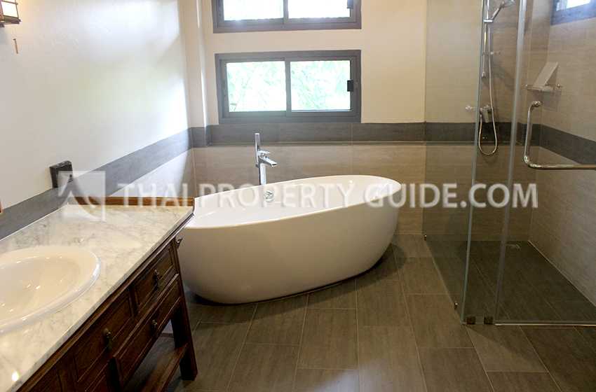 House with Private Pool in Sukhumvit 