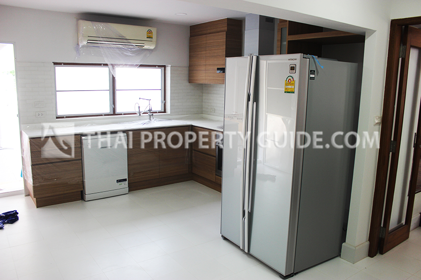 House with Private Pool in Sukhumvit 