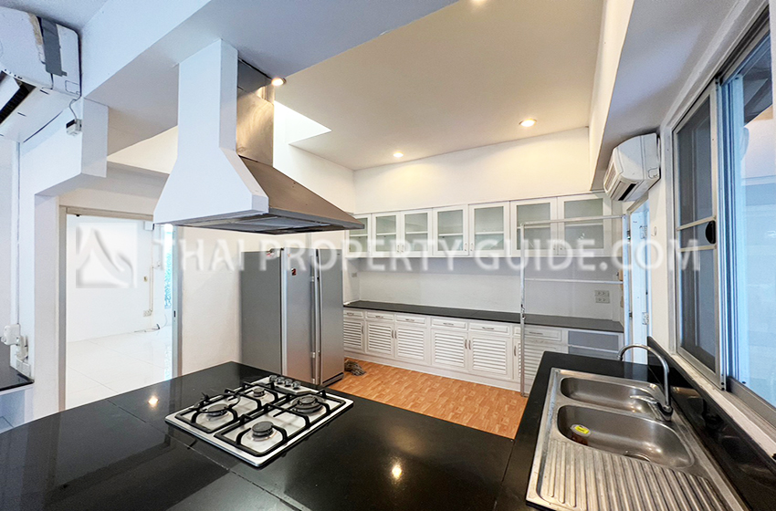 House with Private Pool in Sukhumvit 